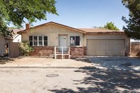 1853 horizon ln lancaster ca 93535