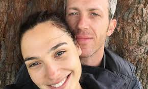 Born 30 april 1985) is an israeli actress, producer, and model. Gal Gadot Declares Her Love For Hubby Yaron Varsano In Sweet Tribute On 12th Wedding Anniversary Daily Mail Online
