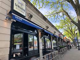 Visit barnes & noble, inc. West Hartford Restaurants Retailers And Blue Back Square Set To Reopen We Ha West Hartford News