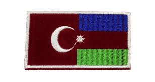 Azerbaycan bayrağı, kırmızı, mavi ve yeşil yatay şeritli zeminden oluşmaktadır. Turkiye Azerbeycan Bayragi Armasi Patch Pec Model Cirtli Askeri Malzeme