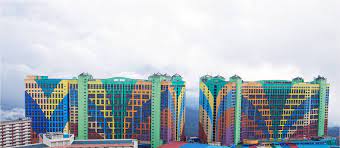 One of the world's largest hotel in malaysia, first world hotel is adjoined to the first world plaza, which boasts 500,000 square feet of indoor theme park, shopping centre and food galore. Touring At World S Largest Hotel In Resorts World Geting Lady Pinem