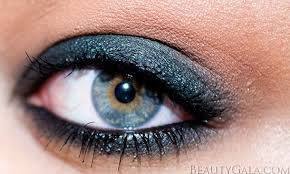 how to wear green eyeshadow