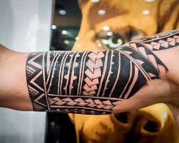 38 hawaiian tribal tattoos ranked in order of popularity and relevancy. Blackwork Tattoo History The History Of Blackwork Tattoos