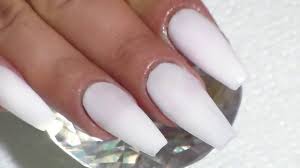 Material básico para aplicar uñas acrílicas. Unas Acrilicas Blancas Con Trazos Paster Super Bonitas Youtube