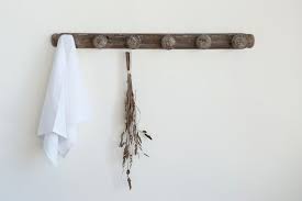 Distressed Wood Wall Decor With 6 Hooks