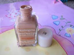 neutrogena skin clearing oil free make