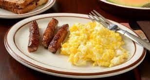 scrambled eggs with en sausages