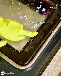 How To Clean Your Oven Door With A