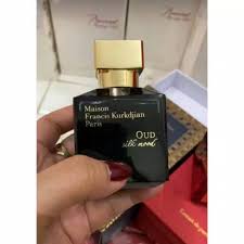 This oriental, woody, floral fragrance works for both men and women and will be an attention grabber. Maison Francis Kurkdjian Oud Satin Mood Extrait De Parfum Decant Travel Size Share In Jar 5ml Ori Shopee Indonesia