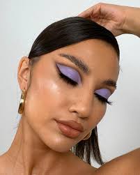 spring 2022 makeup trends to try the