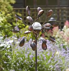 garden art wind sculpture spinners