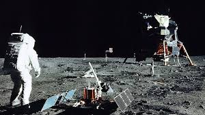 Ay'a seyahat sahte' diyen komplo teorileri nasıl çürütülüyor? - BBC News  Türkçe