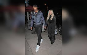 Khloé kardashian and tristan thompson are sparking engagement rumors after she posted a khloé kardashian opened up about feeling pressured to take tristan thompson back after he. Nci4c4wufj31gm