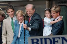 The joe biden in my picture is a close friend helping someone get through a big day, for which i will always be for the sake of our precious and innocent children, someone please call @joebiden out. Joe Biden Das Ist Seine Tochter Ashley Biden Gala De