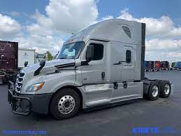 2020 freightliner cascadia 126 silver