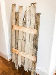 Pallet Wood Wall Decor Makeable Crafts
