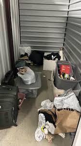 storage auction in clinton md