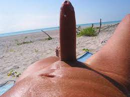 Männer nackt steifer penis on the beach