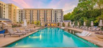 hotels with pool in memphis tennessee