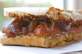 It's made of pork, onions, garlic, pepper, seasonings, and wine. Chicken Sausage Apple Butter And Fontina Panini With Caramelized Red Onions Panini Happy
