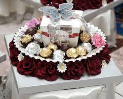 Kali ni kak share cara buat bouquet dengan menggunakan 1 coklat sahaja. 12 Gubahan Hantaran Coklat Design Menarik Luarbiasa
