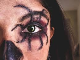 10 halloween eye makeup looks that are