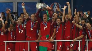 Top football squads from 24 nations have kicked off the battle for the european football crown in france. Uefa Euro 2016 Sport Dw 15 07 2016