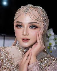 mua rias pengantin dengan barbie look