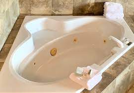 new orleans hot tub suites hton