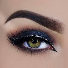 winged eyeliner styles for your eye shape