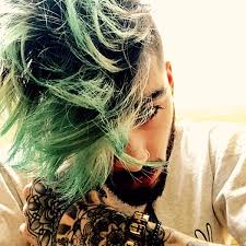 Zayn malik hairstyles have been closely followed by his fans and the fashion gurus all through his career. Pic Zayn Malik S Green Hair Sexy Hair Makeover Hollywood Life