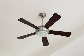 change your ceiling fan direction