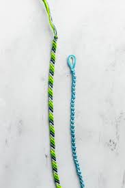 You can give them to a friend, or keep them to spice up your own jewelry collection. 8 Easy Friendship Bracelet Patterns For Beginners Sarah Maker
