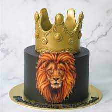 lion king crown cake