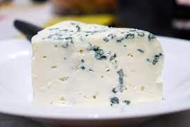 Jak poznać, że ser pleśniowy się zepsuł? Oznaki zepsucia sera pleśniowego –  Zdrowie Wprost