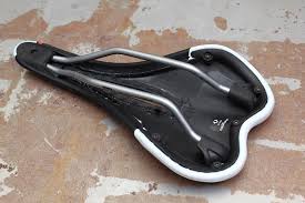 Review B Twin 900 Sport Saddle Road Cc