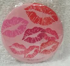 mirror pink lips kisses kiss purse