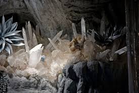 Bildergebnis für Höhlen bergkristalle
