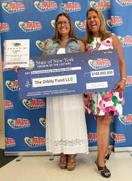 A young man from florida was the sole winner of last week's $451 million mega millions jackpot. Staten Island Couple Ends Up Winning 169m Mega Millions Jackpot After Husband Purchases Wrong Lotto Ticket New York Daily News