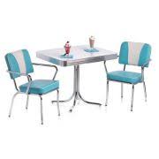 retro table and chairs