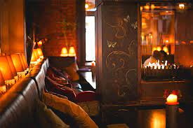 33 Cosy Restaurants With Fireplaces In