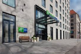 Suedvorstadt station is 10 minutes by foot and nuernberger platz station is 14 minutes. Holiday Inn Express Dresden City Centre Dresden Dr Kuelz Ring 15a 01067