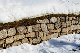Build Your Retaining Wall Before Winter