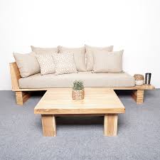 Pilihan kursi sofa minimalis yang tepat dapat membuat ruang tamu terlihat lebih serasi dan nyaman. Wow Inilah 5 Prediksi Tren Sofa Minimalis Terbaru Di Jogja Tahun 2021 Ajeg