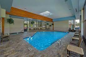 pigeon forge hotel with indoor pool and