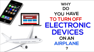Dlaczego musisz wyłączyć wszystkie urządzenia elektroniczne, zanim samolot  wystartuje i wyląduje? [Zamknięte] | Travelplansinmomhands