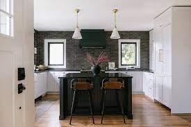38 Black And White Kitchens To Outlast