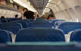 how many seats does a boeing 737 have