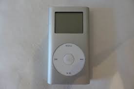 Announced in january 2004, the ipod mini was the height and width of a business card. Apple Ipod Mini 2 Generation Catawiki