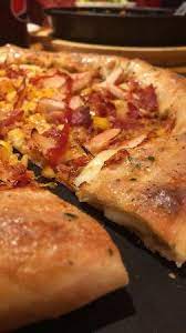 texan bbq pizza with stuffed crust